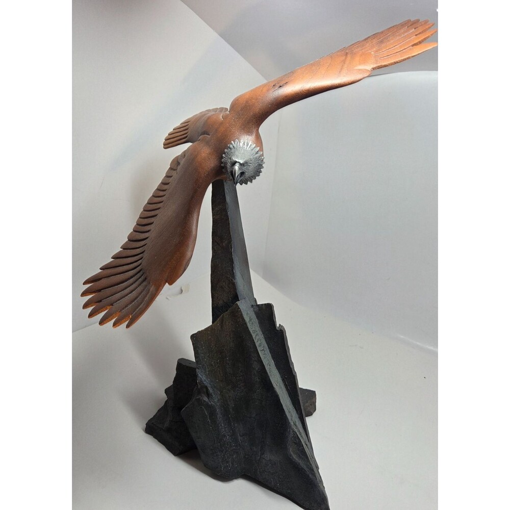 Masters Edition collection Eagle by Big Sky Carv by K.W. White, dated '02 signed